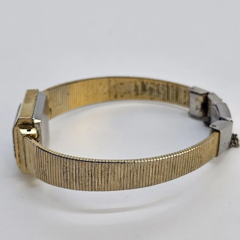 VTG Citizen Women's‎ Watch 16MM Black Gold Dial Gold Band 6